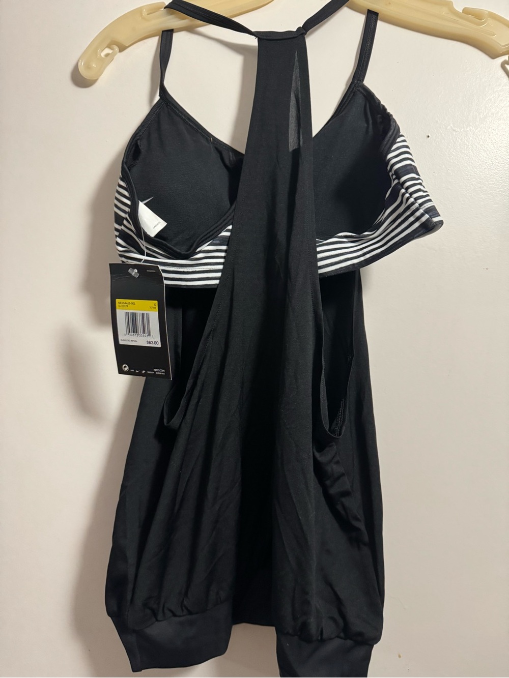 Nike Black Strappy Tank with Striped built-in bralette w/removable pads. - NWT - Picture 4 of 9